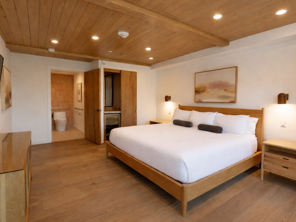 Woods Cove Inn