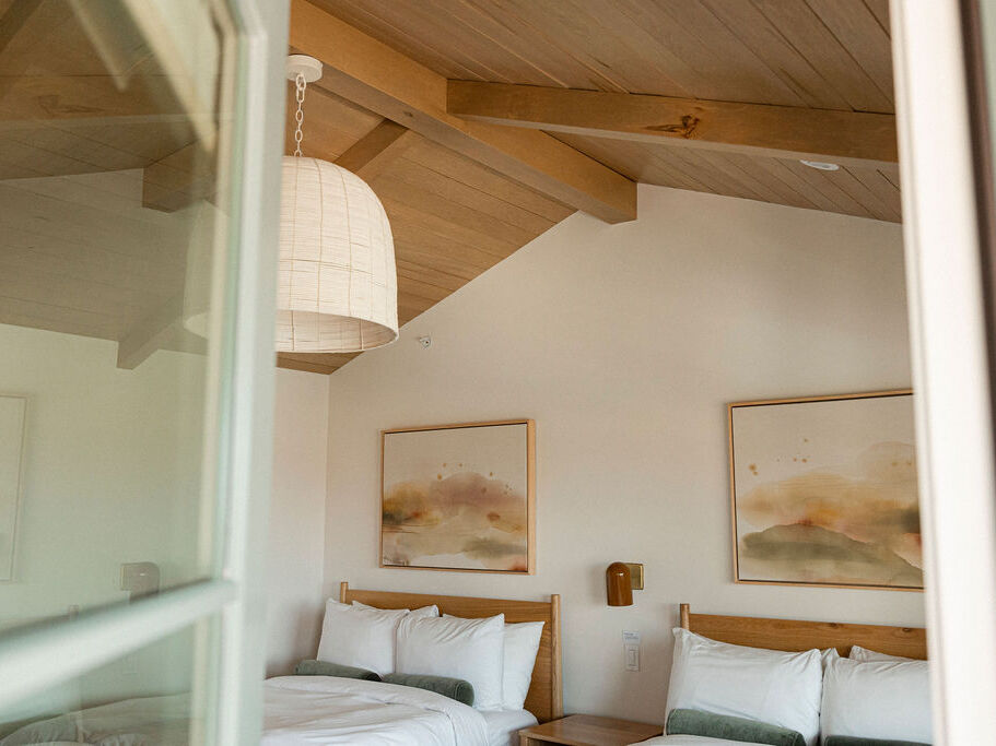Woods Cove Inn
